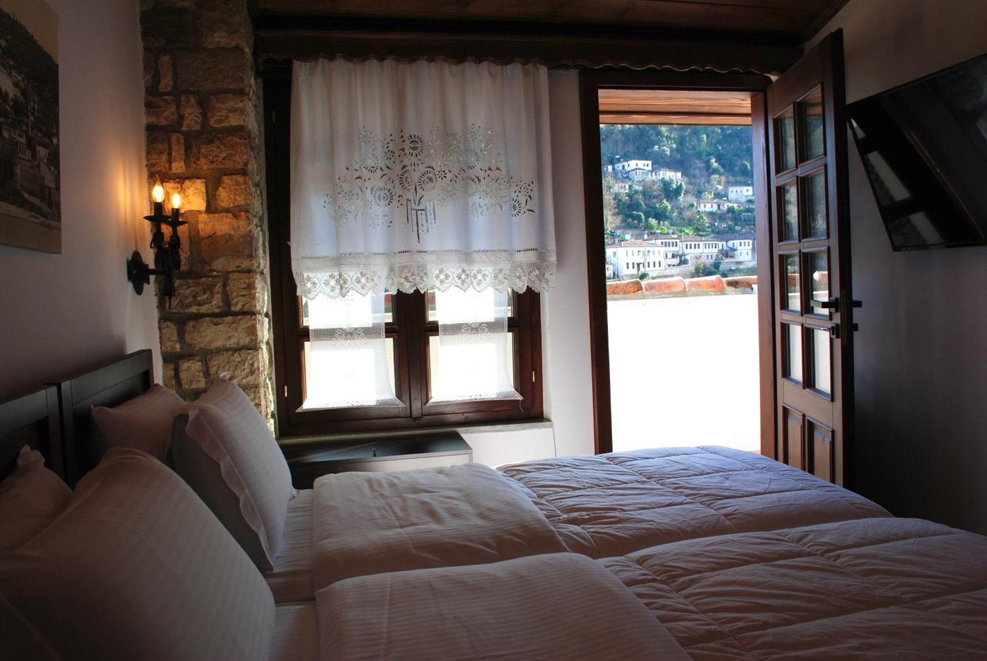 White House Boutique & Restaurant - Since 1999 Hotel Berat
